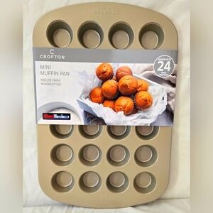 NWT Crofton Mini Muffin Baking Pan